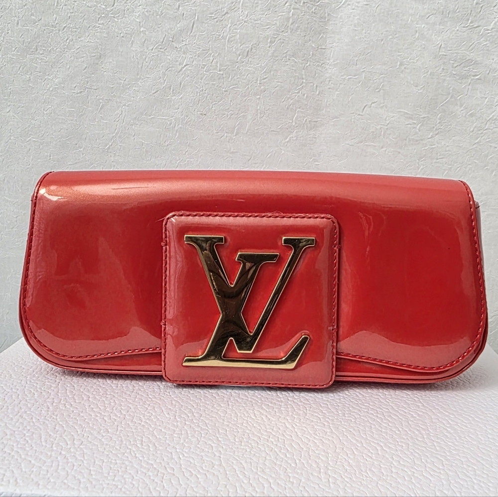 Auth Louis Vuitton Sobe Patent Lrather Clutch